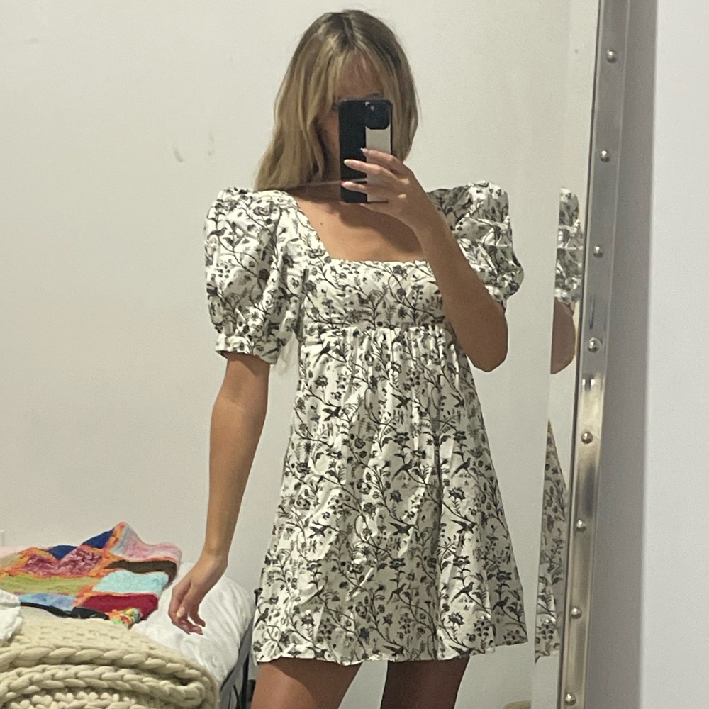 Laura Ashley UO Exclusive Penelope Toile Babydoll Dress - Picture 2 of 2